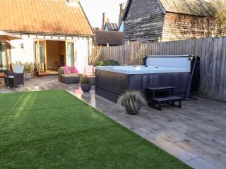 The Stables at Hall Barn - 9