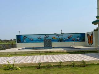 Lake Breeze Resort - 8
