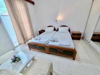 Cleopatra's House Apartments - 6