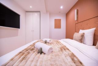 Spacious Apartment in Paris with AC - 2