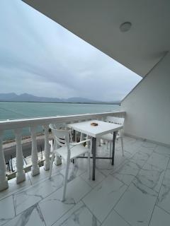 LakeFront House - 1
