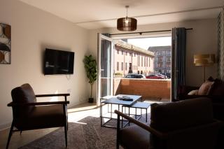 Cozy 3BR Flat Sleeps 6 Wi-Fi Woodside - 3