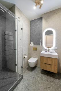 Stylish high-end apartment w direct lift access - 7
