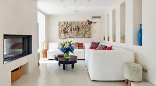 Stylish Private Villa with Infinity Pool and Outdoor Dining - 2