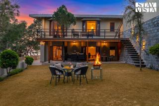 StayVista's Cedar Crest 4BR Pvt Pet Friendly Villa with Lawn in Kasauli - 5