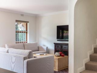 27 Charter House - 6