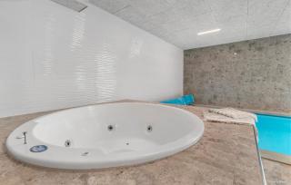 8 Bedroom Stunning Home In Ebeltoft - 1