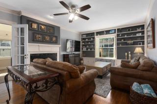 Hot Tub-Sauna-Cold Plunge - 5BR Brookside Retreat - 1