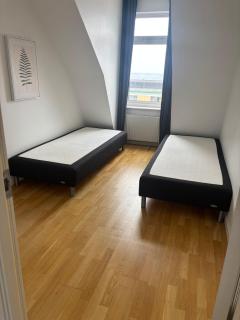 Drottninggatan 150 upper floor - 1