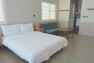 Colorful B&B - 4