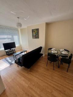Tranquil 2BD in Tottenham Northumberland Park - 4