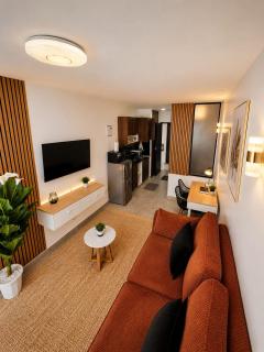 WiFi and Workspace with Swimming Pool and Parking - 9