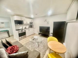 Stylish Home Near Moncton Airport Free Parking Fast WIFI - 8