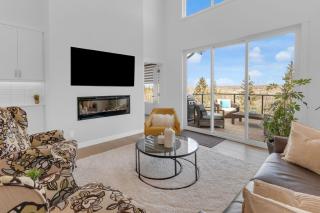Modern Luxury Gateway To The Mountains - 4