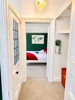 Seaside Gem with Parking - 5 mins Walk to Beach - Sleeps 4 - 4