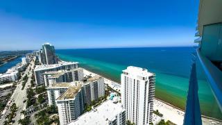 Corner condo, Wraparound Balcony Ocean and City Views at LYFE Resort - Hollywood - 8