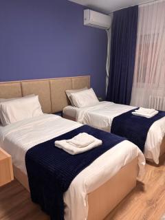 Rina Main Square View Apartment - 6