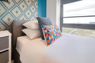Modern 2-Bed Flat - Sleeps 6 - Near Liverpool One - Baltic Triangle & Albert Dock - 2