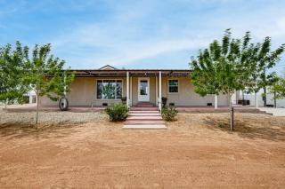 Family Friendly! Rural El Paso Home: Patio & Grill - 0