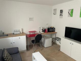 2 Zim helles KG Apartment - 1