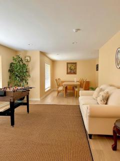 Spacious 4BR Dallas Home near Love Field Airport - 8