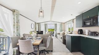 Bumblebee - 2 Bedroom Lodge - Manorbier - 9