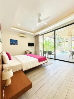 Pool Villa 3BR Steps to Beach, Market & Pier - 2