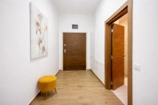 Luxury hilltop apartment with parking & sea view - 6
