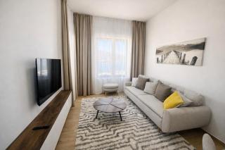 Luxury hilltop apartment with parking & sea view - 2
