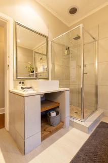 Romantic Haven Bungalow, 90 Main Rd - 2