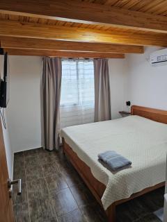 Hettinger Apart - 4