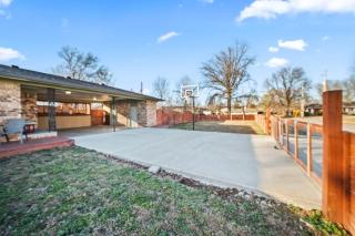 Work & Ride 3BR Downtown Edge Bentonville - 9