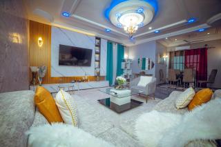 Luxe Aura 2BR Apartment, Private & Spacious - 0