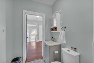 Deux Private Room 11 mins to Downtown & 15 minutes to Cleveland Airport - 1