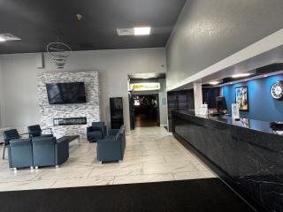 Rockfalls Inn & Suite - 5