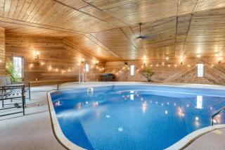 Featured on TV! Epic Indoor Pool/Slide • Sleeps 24 - 6