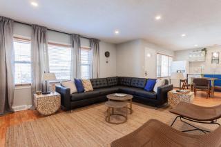 4 bedroom Home Near KU 71 - 1