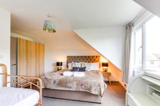 Mill Hill Duplex 3BR & Balcony London 28 Mins - 9