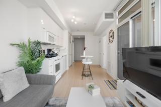 1BR - 1 Bath - 3 Guests - Free Parking - Near CN Tower - By Hostia - 2