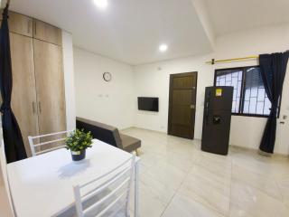 Cozy Laureles Studio Quiet and Central - 2