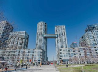 2BR • 2 Bath • 6 Guests • Free Parking • Near CN Tower - By HOSTIA - 5