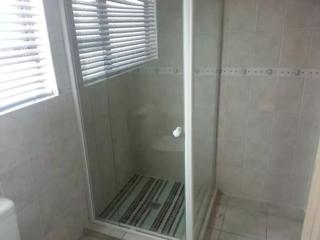 Spacious Garden Cottage - Johannesburg - 3