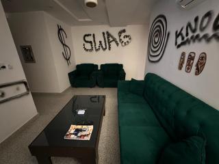 2 Bed Cozy Apartment SelfCheckin Near Airport DHA Phase 8 - 9