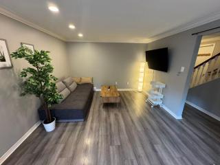 Bright and Cozy Modern Suite in Steventon Richmond - 2