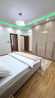 Modern 2BR Apartment in Prime Location Parklands - 5