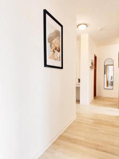 Großes Apartment mit Balkon in zentraler Lage - 7