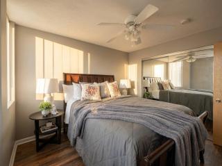 Flats Balcony King Bed Gym Parking - 1