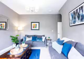 Luxury 3 Bed House in Giffnock. Big Garden Drive - Pass the Keys - 1