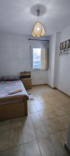Room in a shared and peaceful home - 1