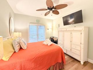 Ocean Breeze - Walk to Beach 3BR Lagoon View Villa - 1